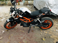 White KTM Duke 390