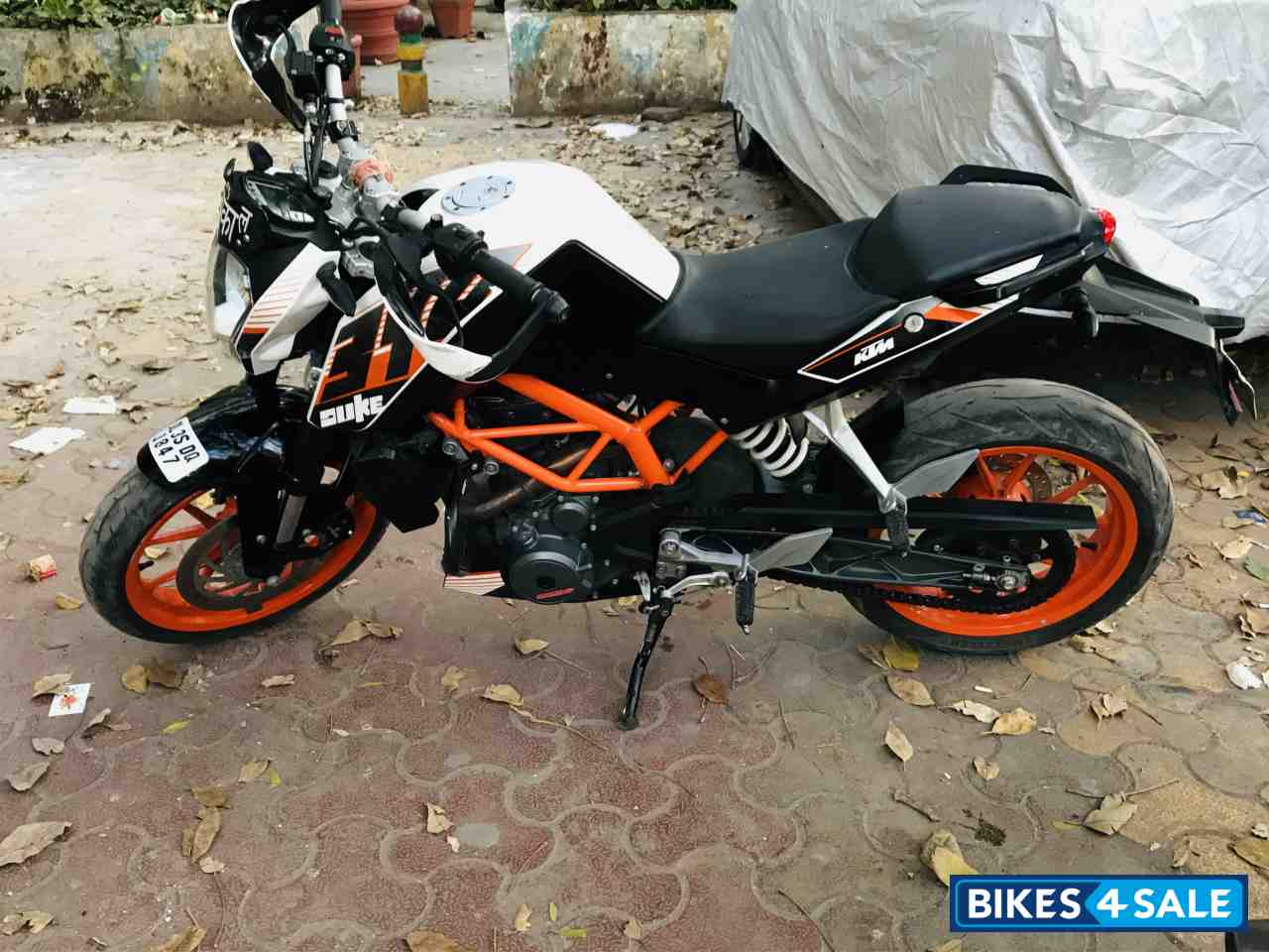 White KTM Duke 390