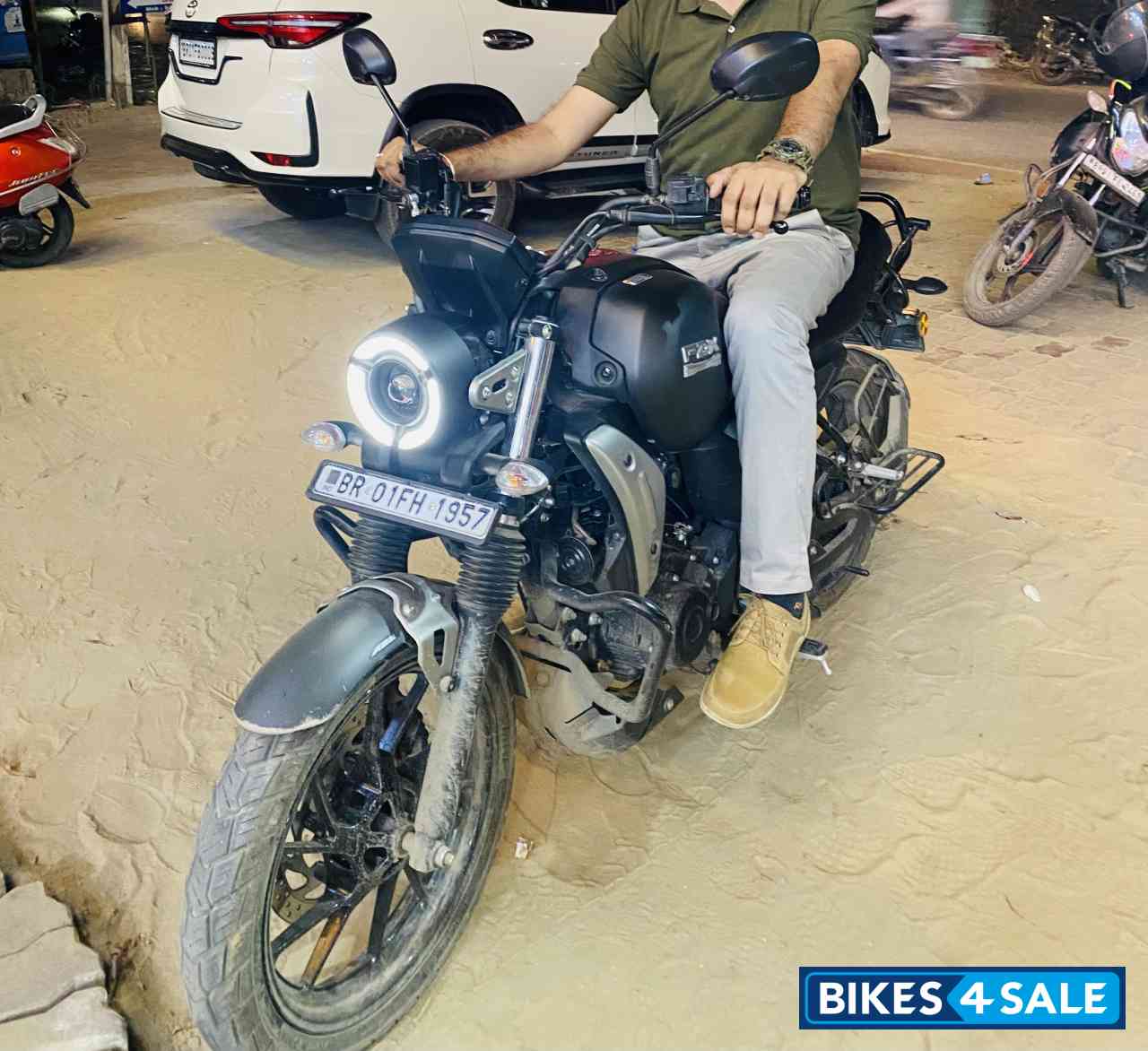 Mate Black Yamaha FZ-X Mate Black Yamaha FZ-X