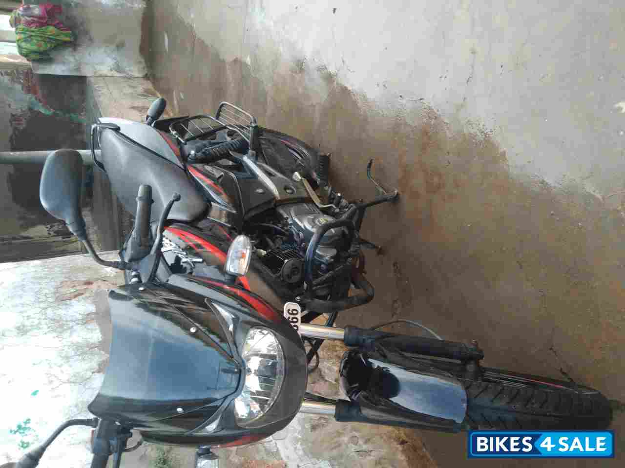 Ebony Black Bajaj Pulsar 150 DTSi