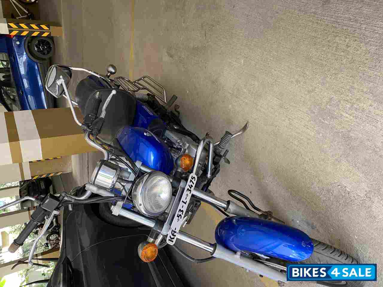 Bajaj Avenger 200 DTS-i