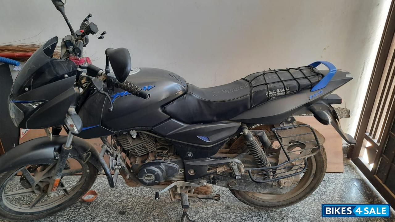 Grey Blue. Bajaj Pulsar 125 Neon BS6