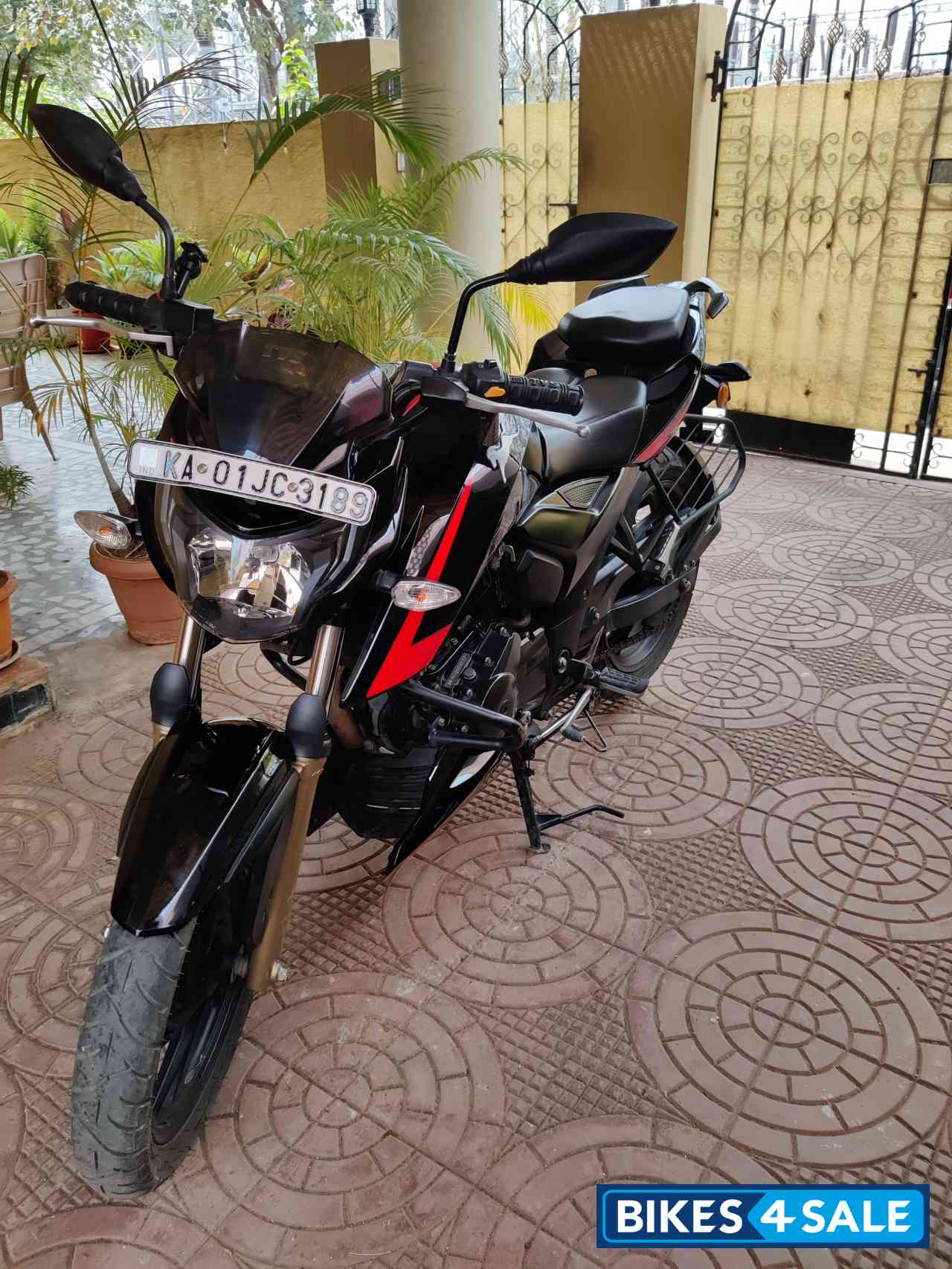 TVS Apache RTR 200 4V ABS Race Edition 2.0