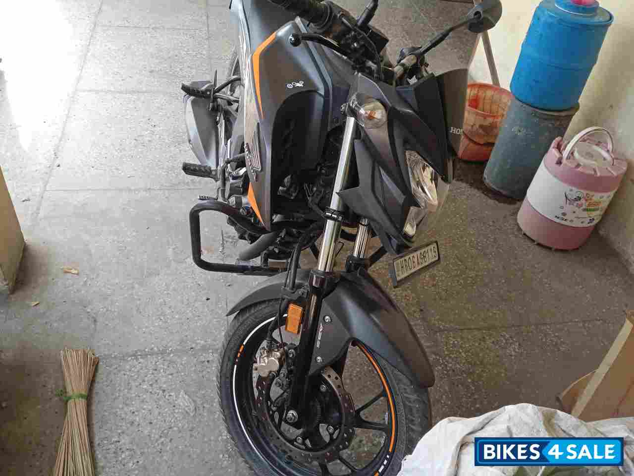 Honda CB Hornet 160R ABS