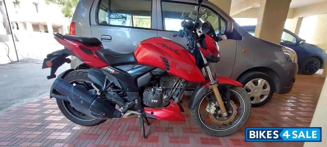 Red TVS Apache RTR 200 4V