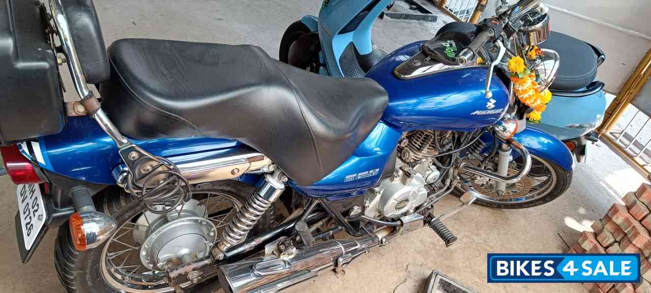 Bajaj Avenger 220 DTS-i