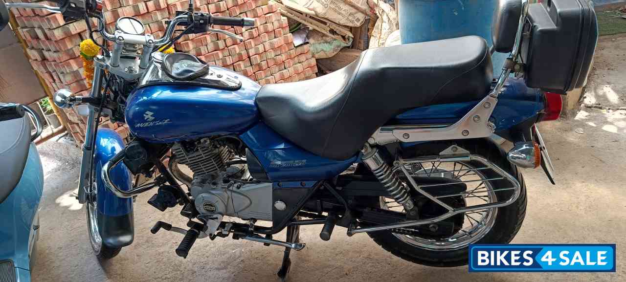 Bajaj Avenger 220 DTS-i