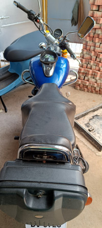 Bajaj Avenger 220 DTS-i