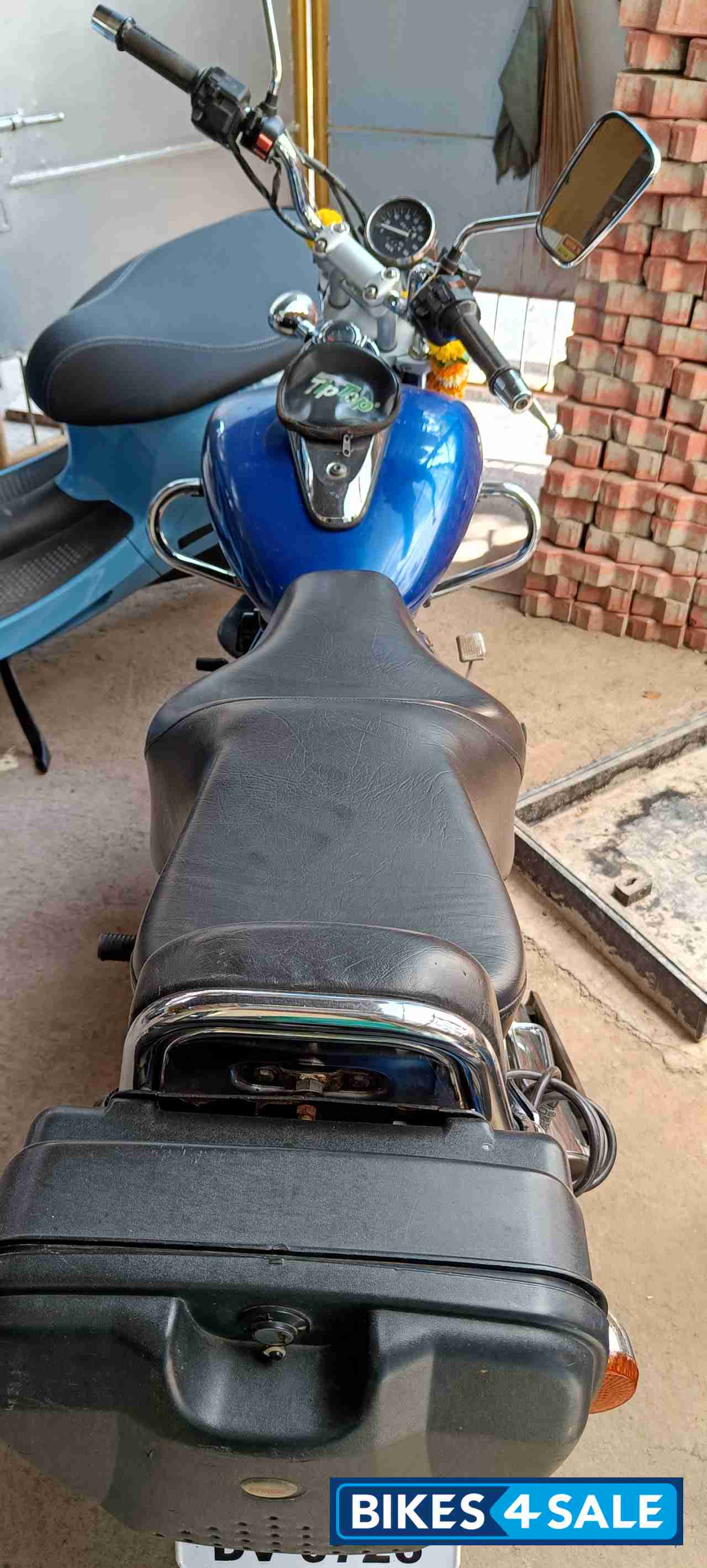 Bajaj Avenger 220 DTS-i