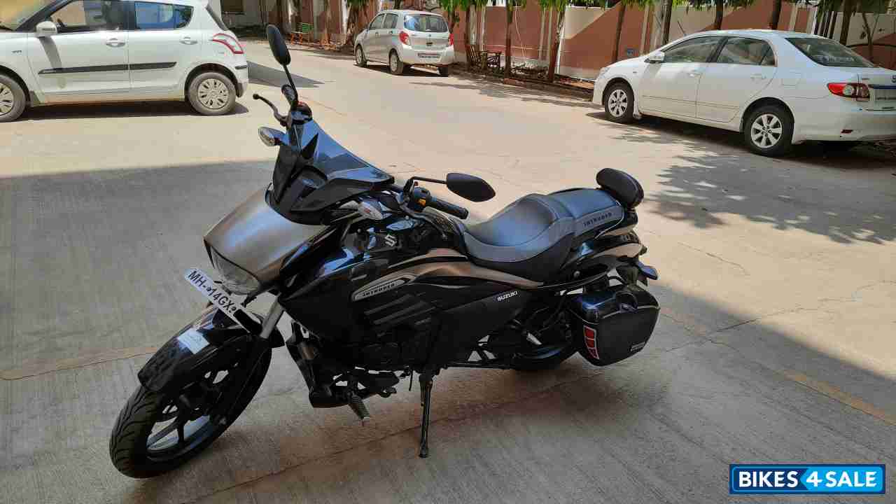Suzuki Intruder 150 BS6