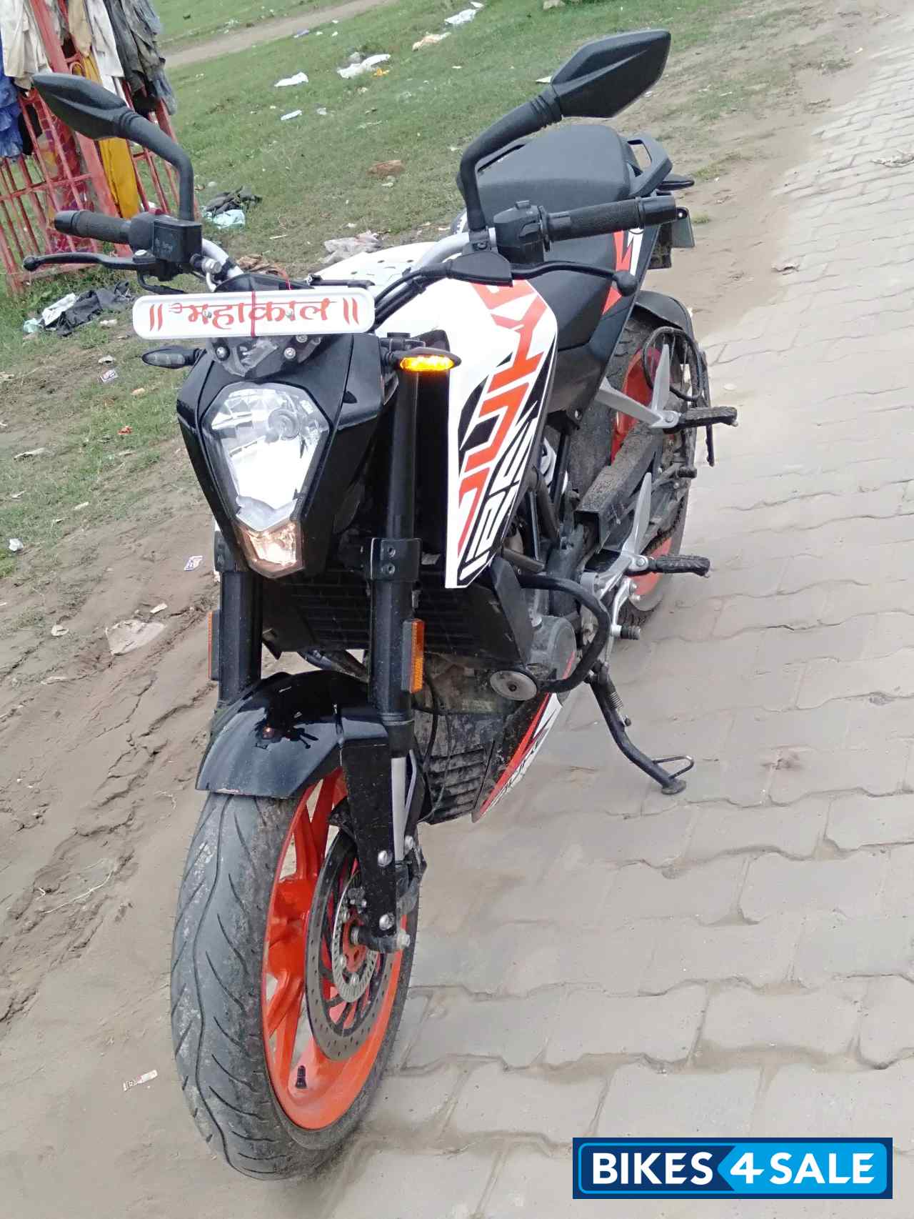 White Black And Orange KTM Duke 125