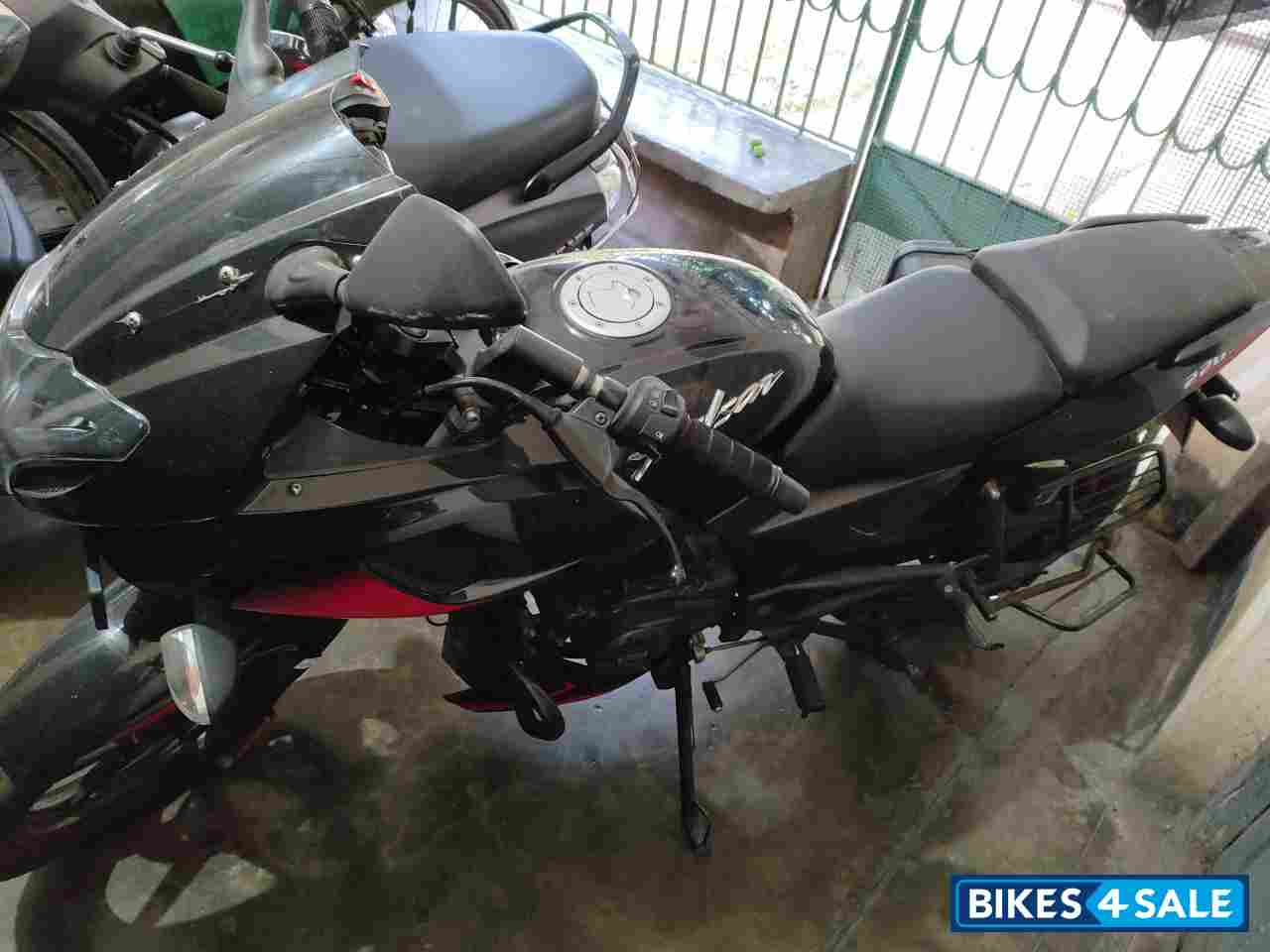 Bajaj Pulsar 220F BS6 Bajaj Pulsar 220F BS6