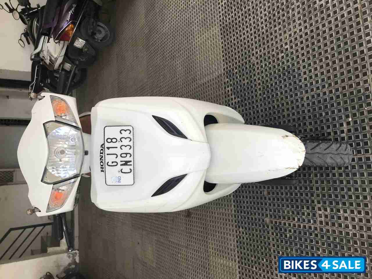 White Honda Activa 3G