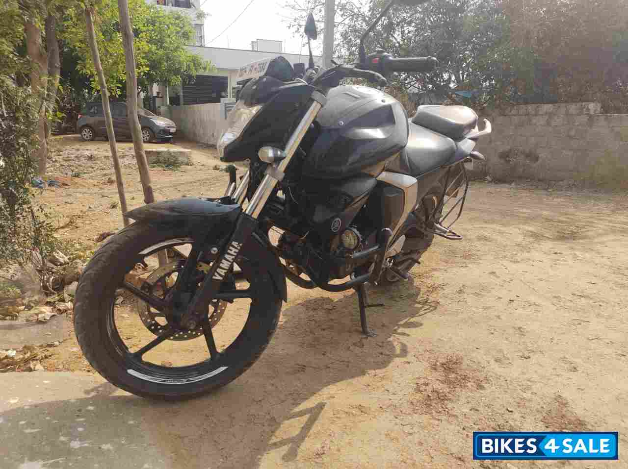 Black Yamaha FZ FI V2