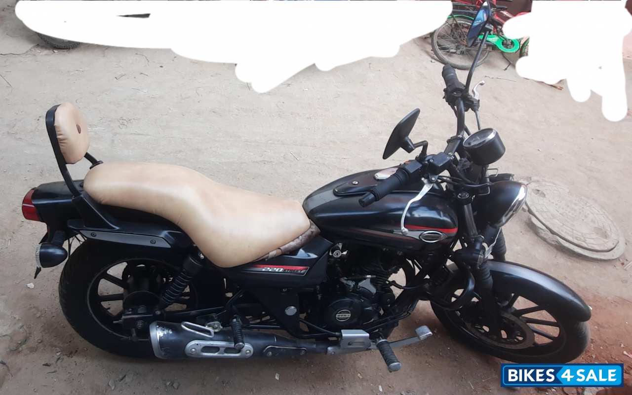 Bajaj Avenger Street 220
