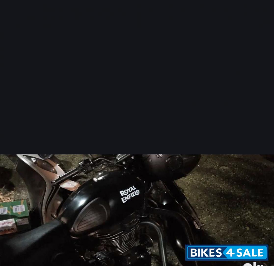 Black Royal Enfield Classic 500 Tribute Black
