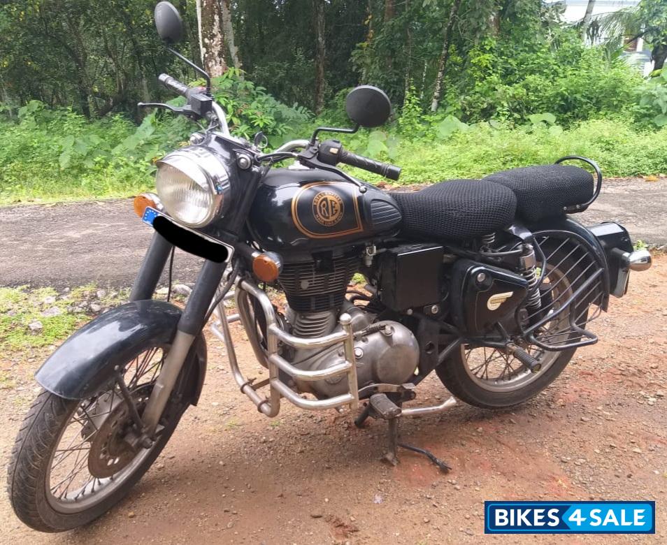Black Royal Enfield Classic 350