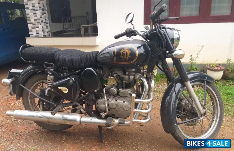 Black Royal Enfield Classic 350
