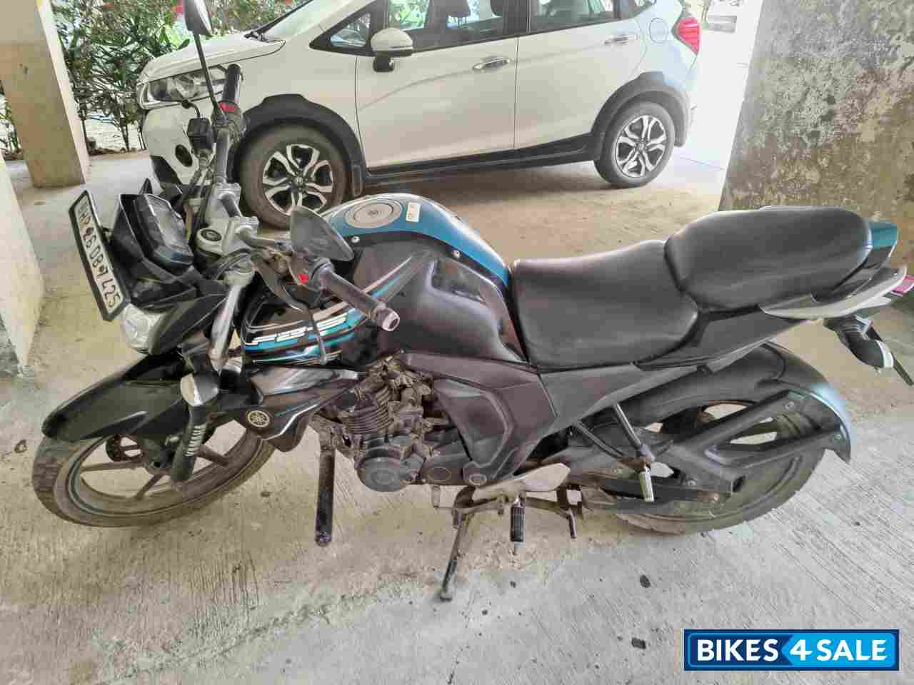 Blue Yamaha FZ-S FI V2