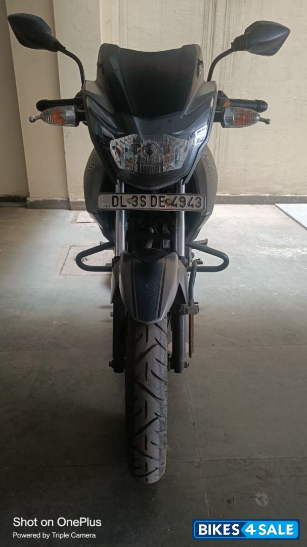 Pearl White TVS Apache RTR 160