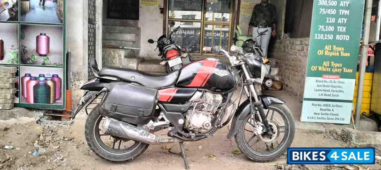 Bajaj V15
