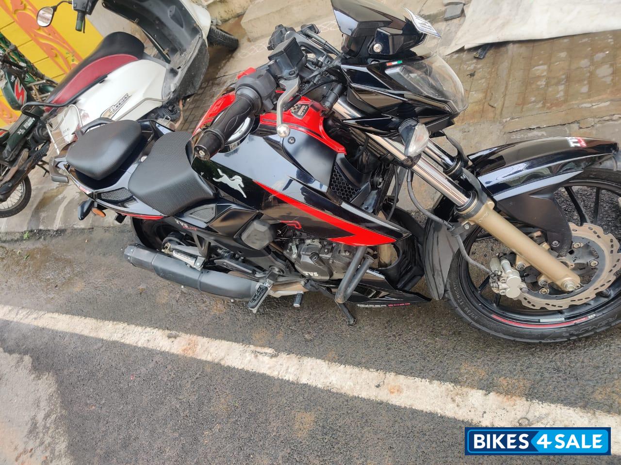 TVS Apache RTR 200 4V