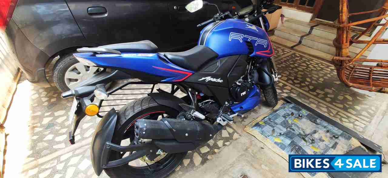 Blue TVS Apache RTR 200 4V Blue TVS Apache RTR 200 4V