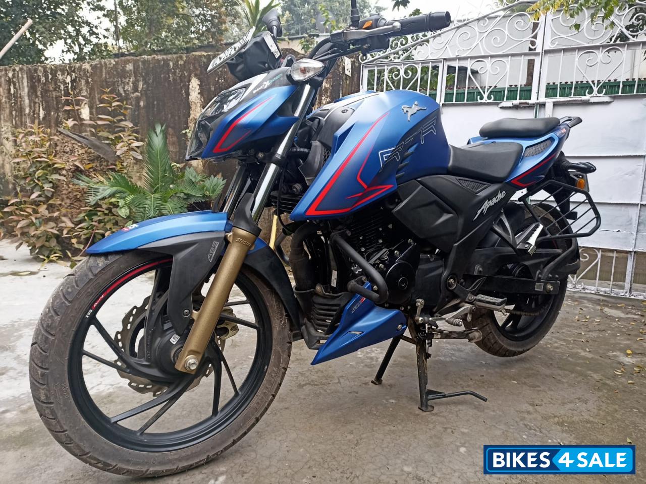 Blue TVS Apache RTR 200 4V ABS