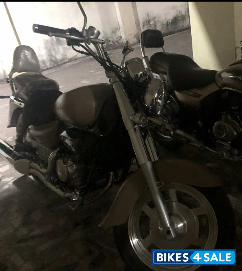 Hyosung Aquila GV250