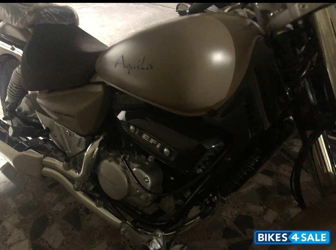 Hyosung Aquila GV250