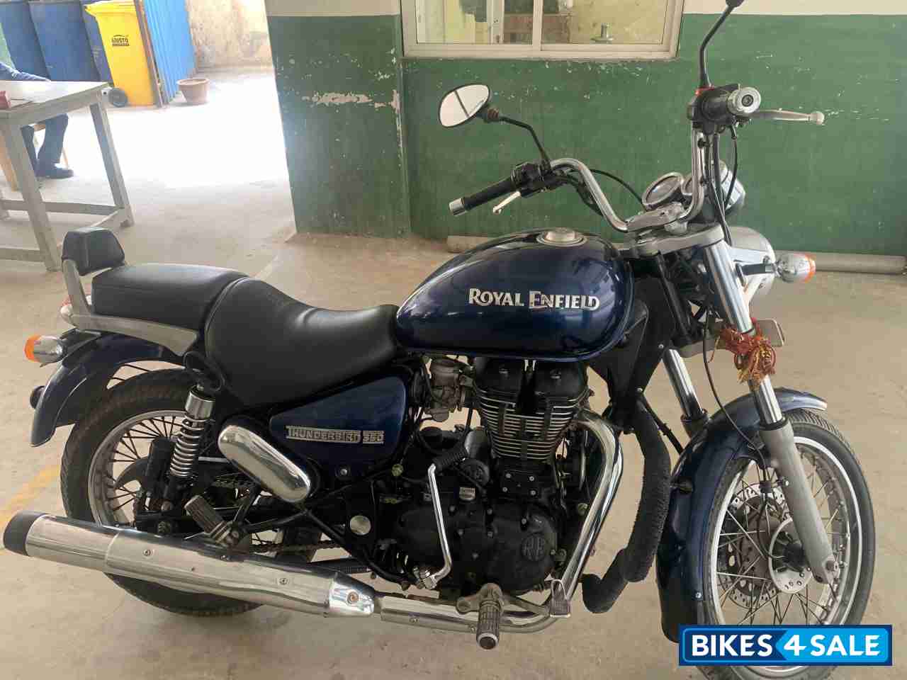 Navy Blue Royal Enfield Thunderbird 350 Navy Blue Royal Enfield Thunderbird 350