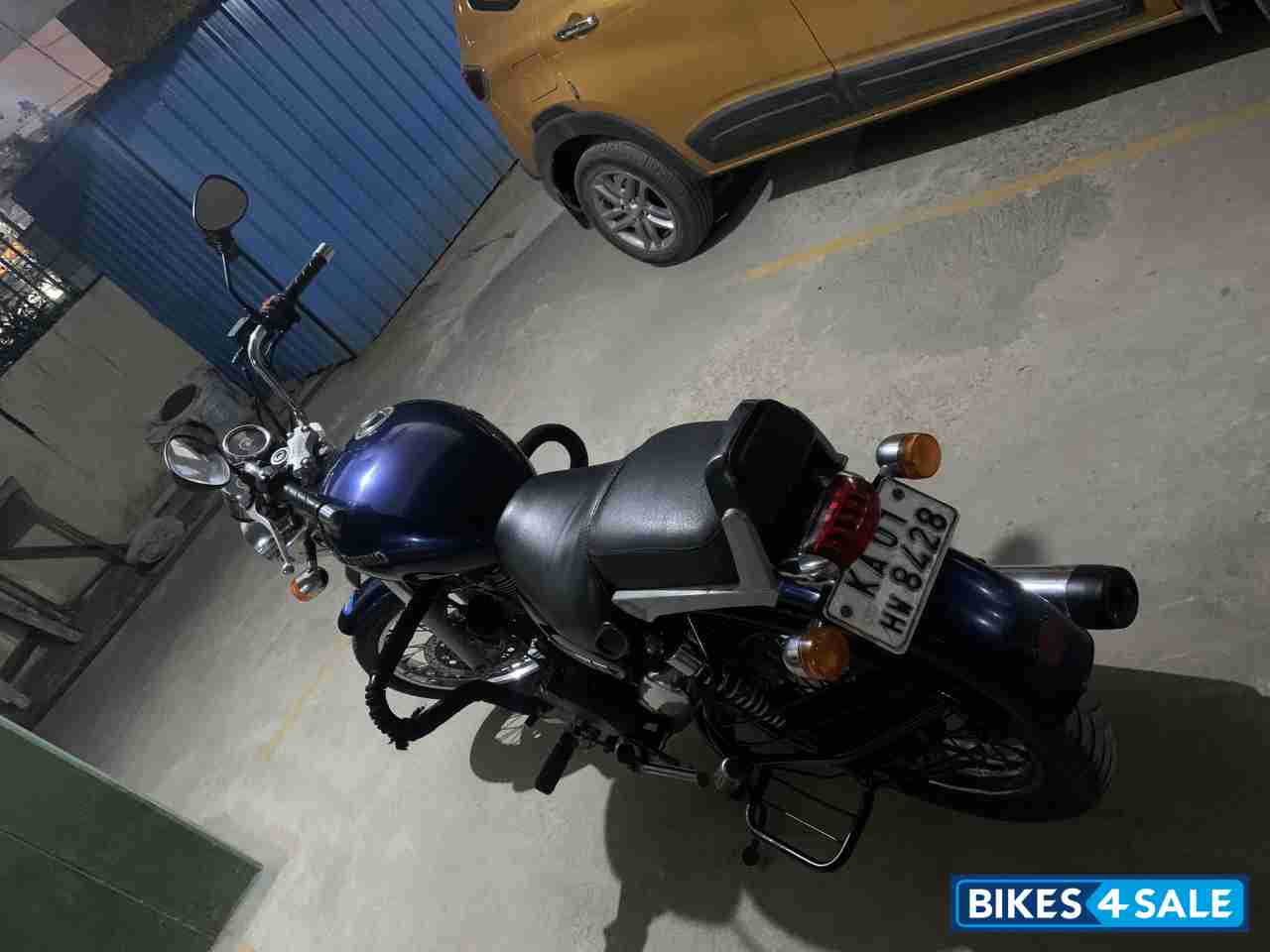 Navy Blue Royal Enfield Thunderbird 350 Navy Blue Royal Enfield Thunderbird 350