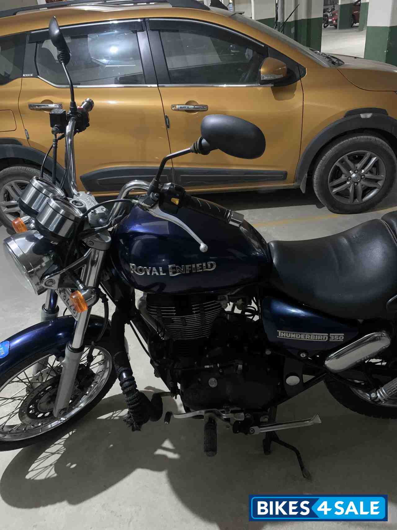 Navy Blue Royal Enfield Thunderbird 350 Navy Blue Royal Enfield Thunderbird 350