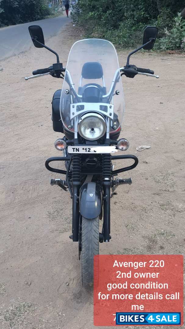 Bajaj Avenger 220 DTS-i
