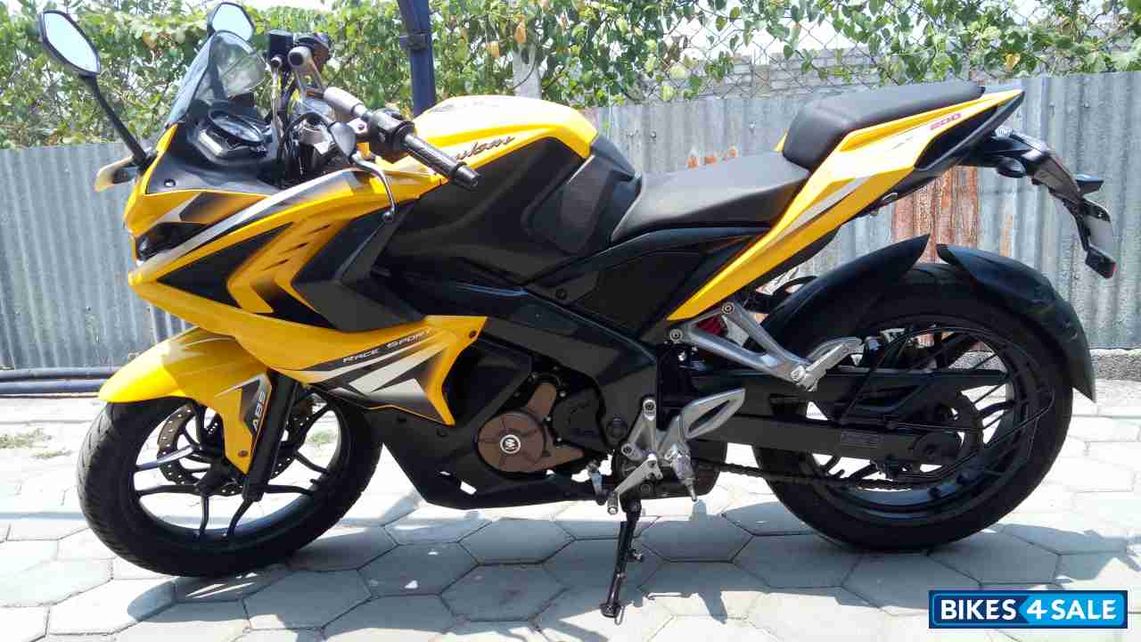 Yellow Bajaj Pulsar RS 200 ABS