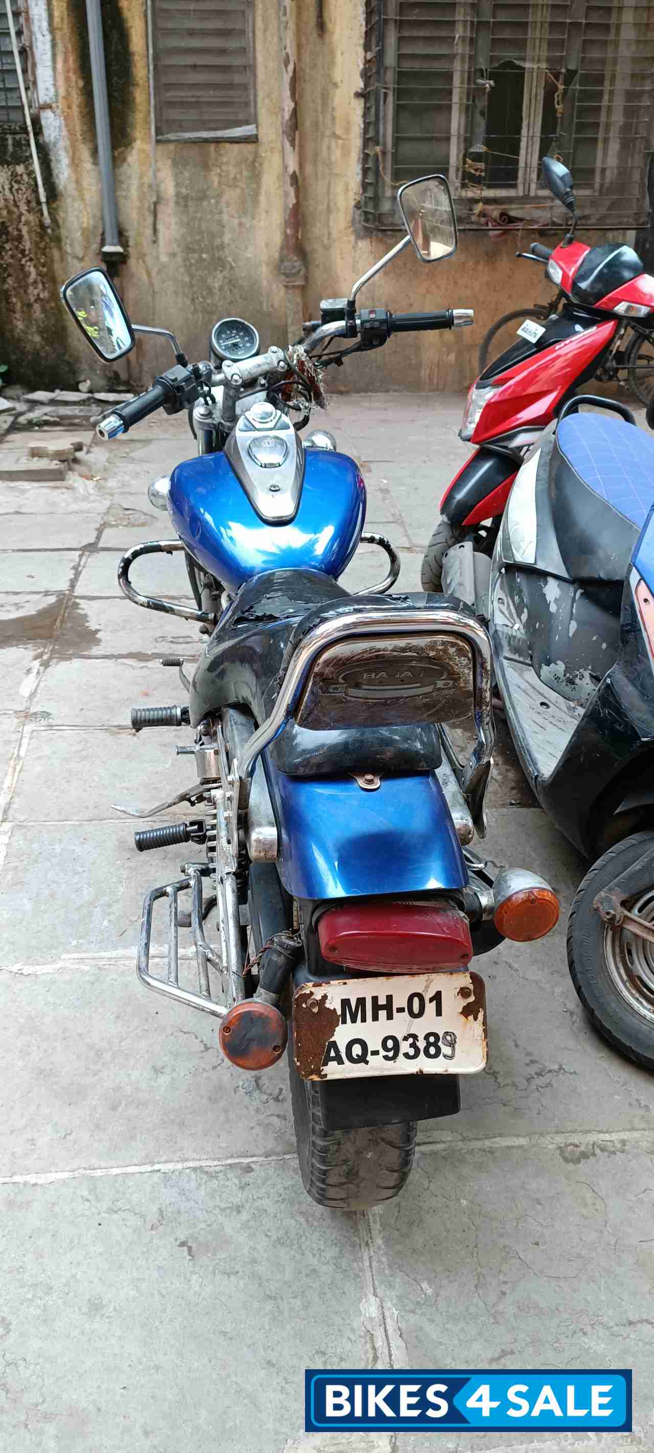 Bajaj Avenger 200 DTS-i