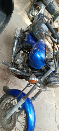 Bajaj Avenger 200 DTS-i