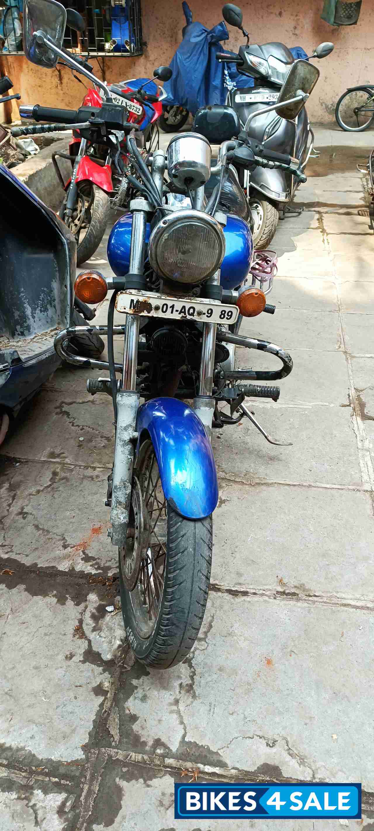 Bajaj Avenger 200 DTS-i
