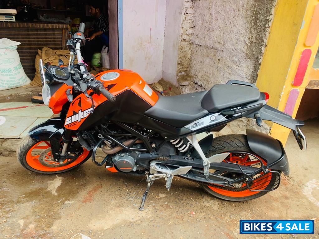 KTM Duke 200