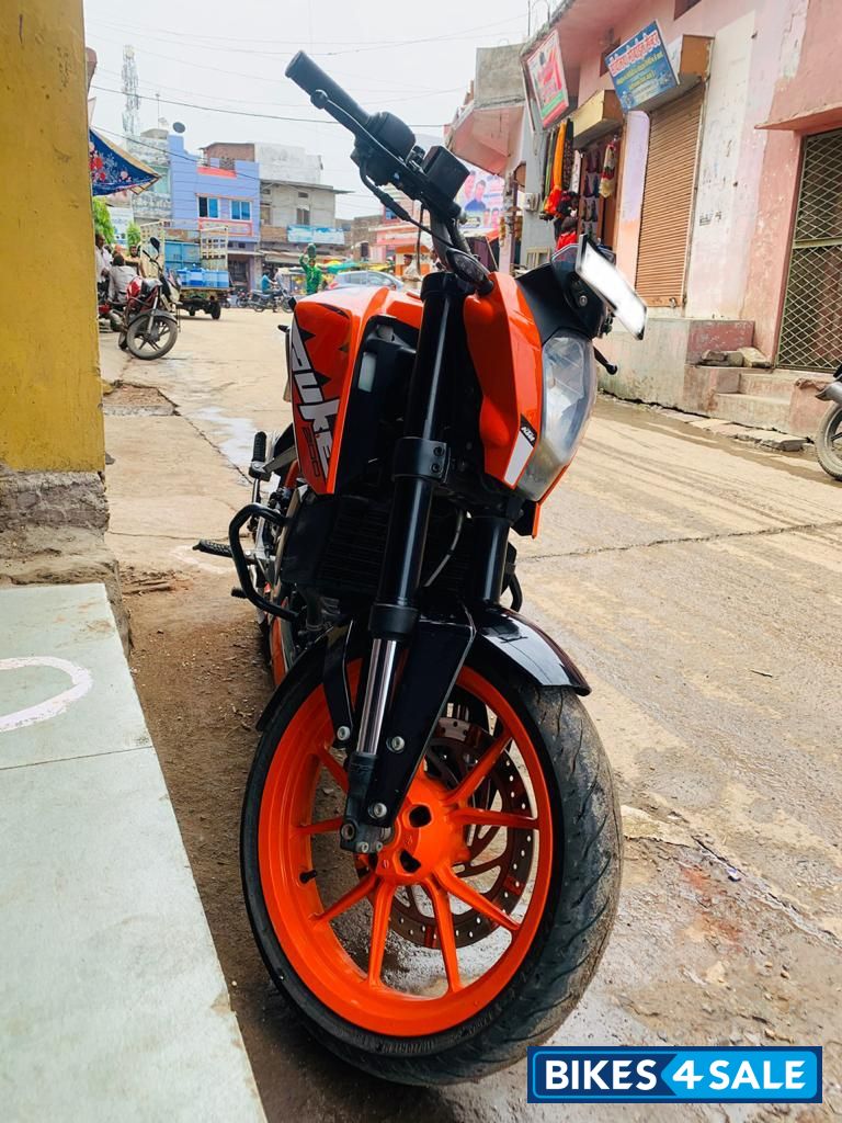 KTM Duke 200