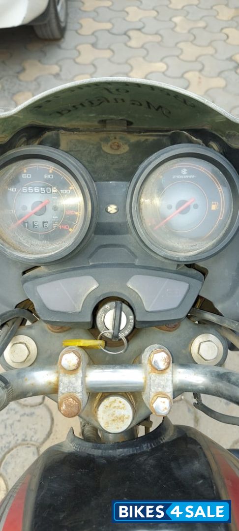 Black Bajaj Discover 100 DTS-Si