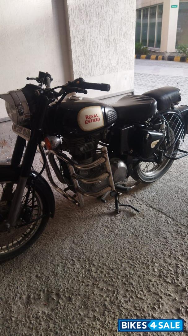 Black Royal Enfield Classic 350 Black Royal Enfield Classic 350