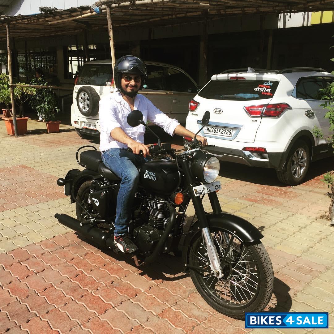 Royal Enfield Classic Stealth Black