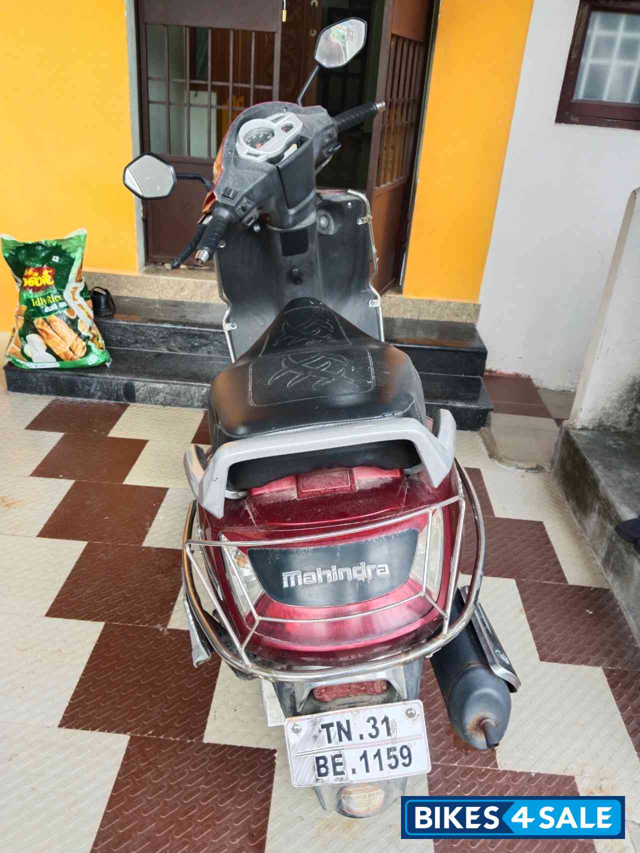 Mahindra Gusto 125