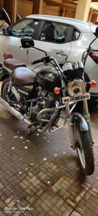 Lightning Black Royal Enfield Thunderbird 350