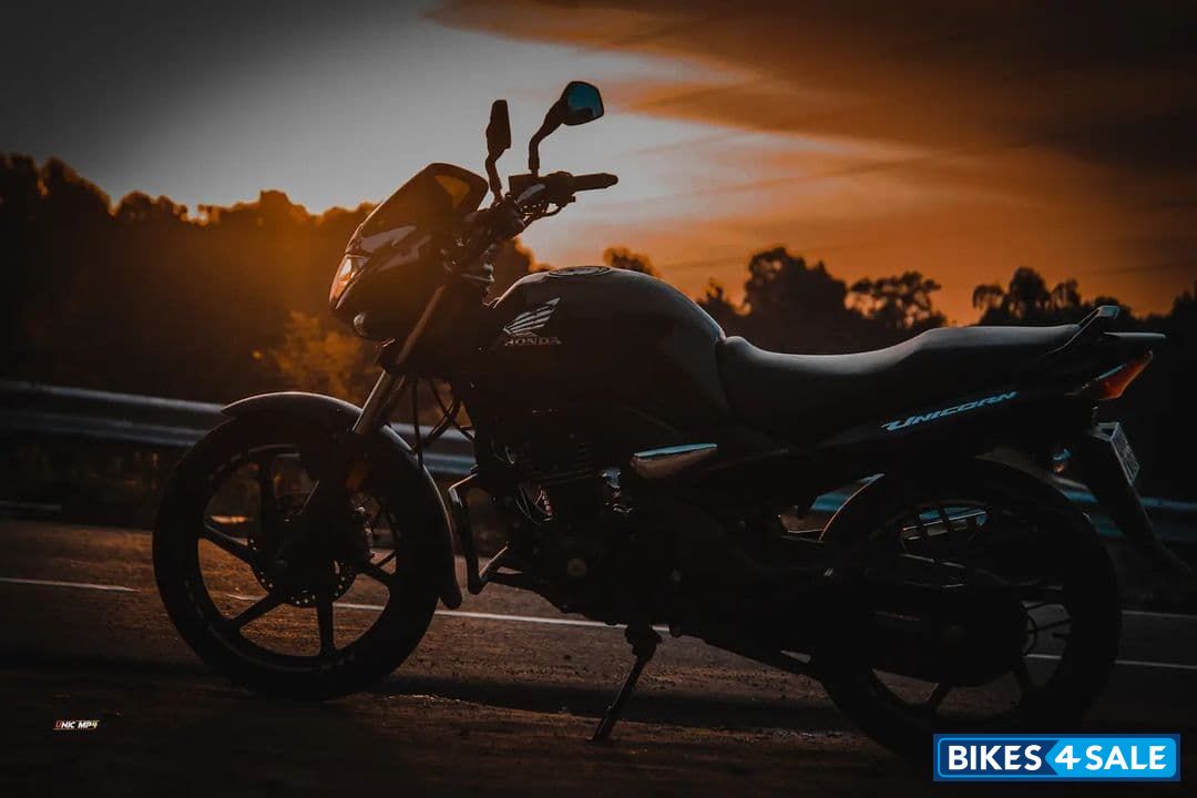 Black Honda Unicorn 160 BS6