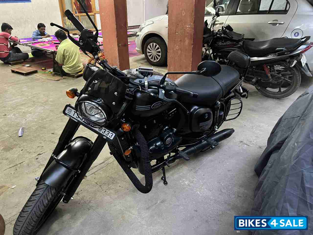 Matte Black Jawa Jawa BS6