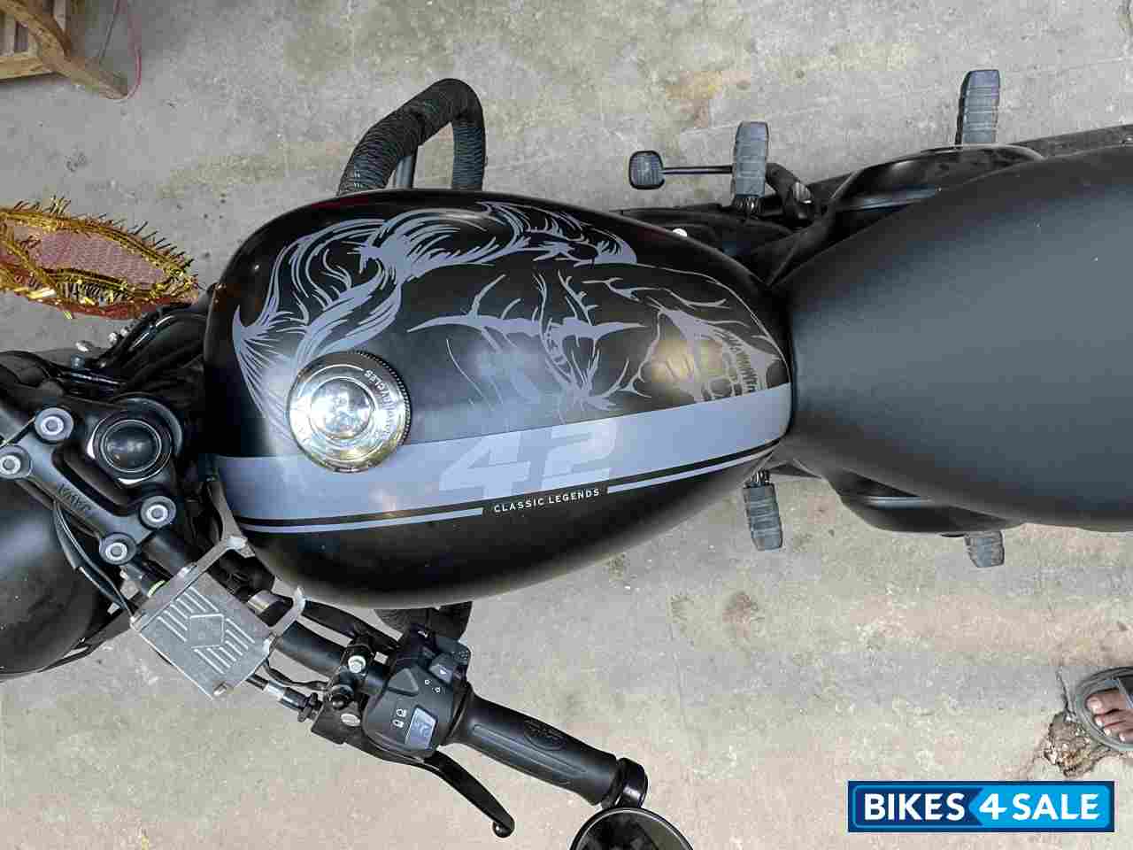 Matte Black Jawa Jawa BS6