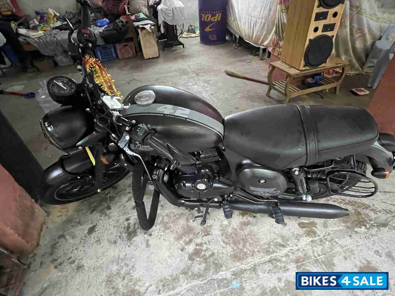 Matte Black Jawa Jawa BS6