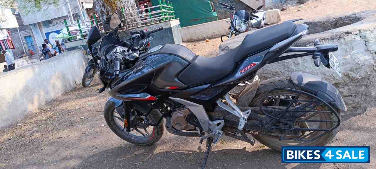 Bajaj Pulsar F250